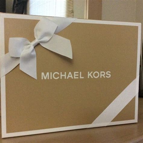 michael kors gift wrap review|Michael Kors gift wrappers.